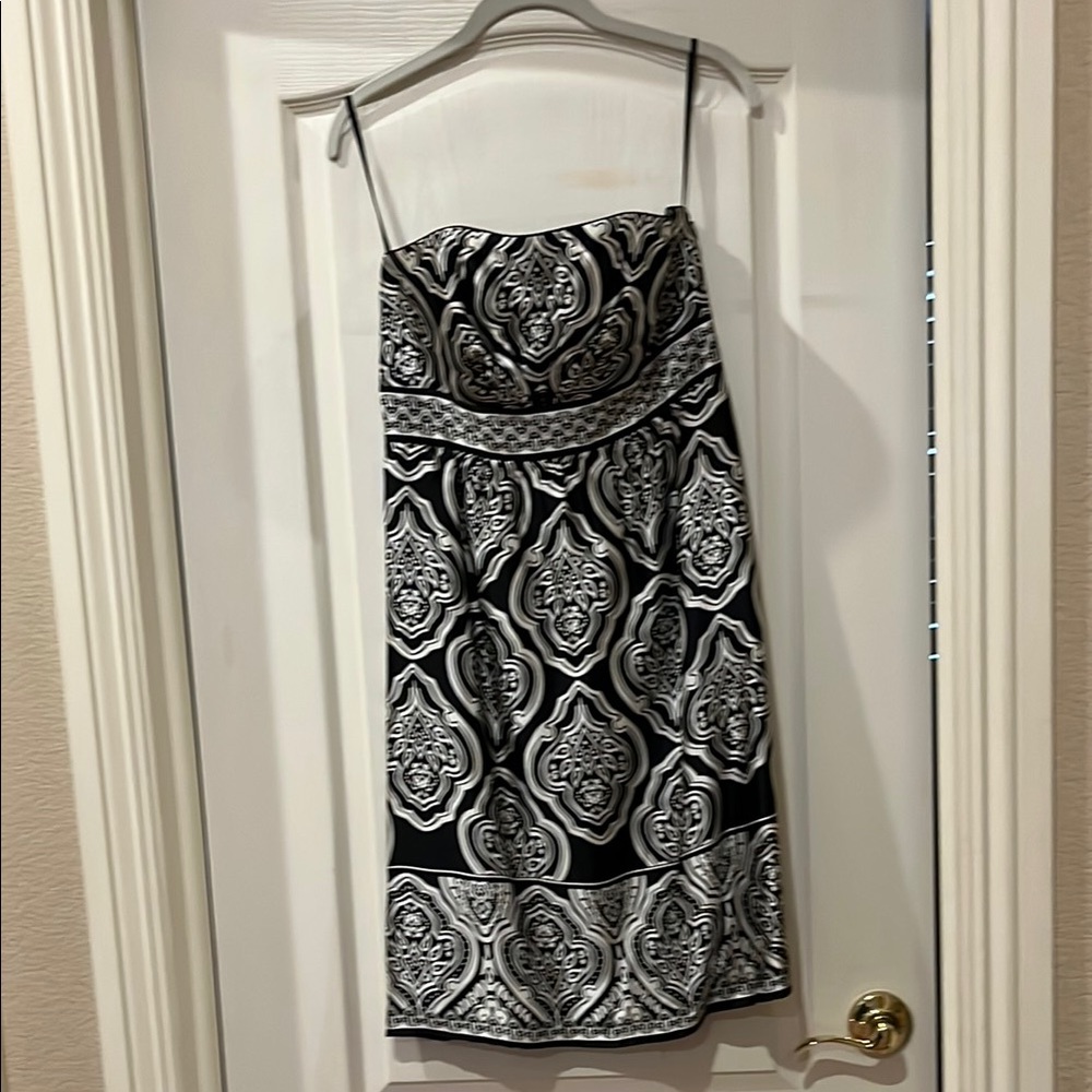 White House Black Market Strapless Black and White Dress, size 6